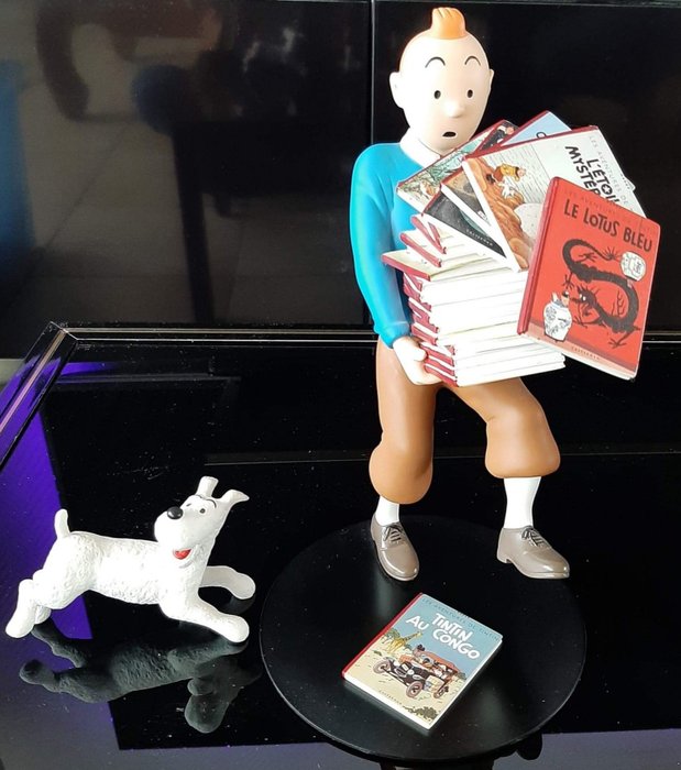 Tintin - Statuette Moulinsart 46964 - Tintin tenant les Albums - Version 2 - (2012)