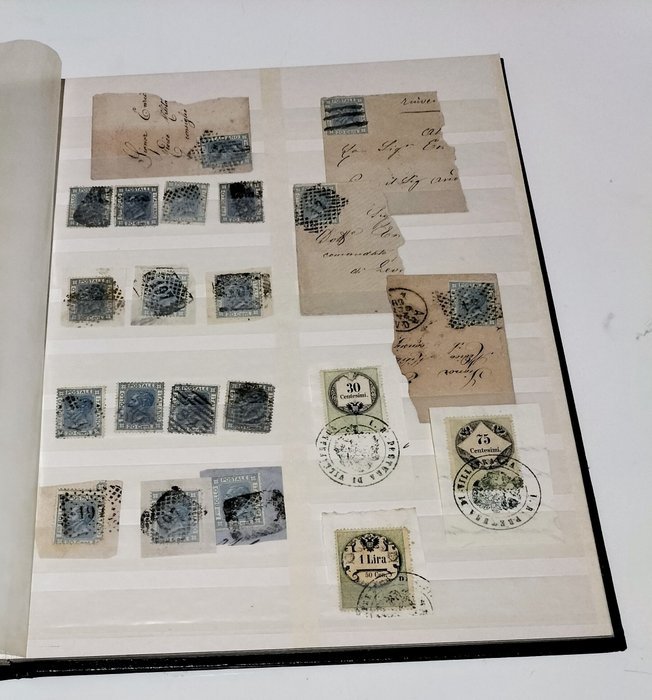 Italy Kingdom - Selection of stamps of the Kingdom in a binder