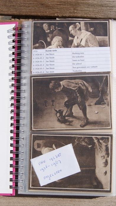 Nederland - Voor het kind - 1926-1984 , Fraaie verzameling in 4 Albums - veel complete series - Ansichtkaarten (Collectie) - 1926-1989