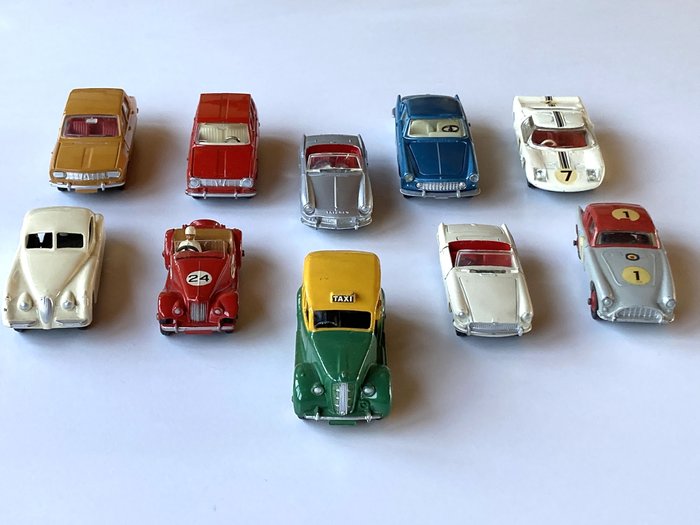 Dinky Toys - 1:43 - Austin, MG, Triumph, Jaguar, AC, Ferrari, Renault, Ford