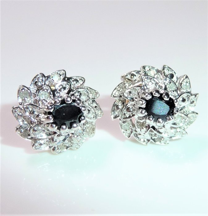 Preview of the first image of 14 kt. White gold - Earrings - 0.20 ct Diamonds - 0.50 cents. sapphires.