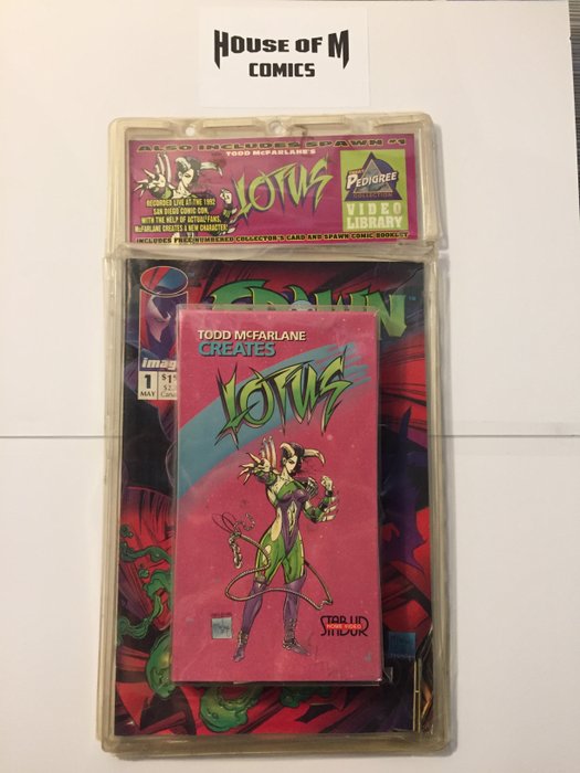 Spawn # 1 with Crusade of Comics #1 + "Todd McFarlane Creates Lotus" VHS and Trading Card - in Unopened Blister Pack. Mid Grade - Geheftet - Erstausgabe - (1993)