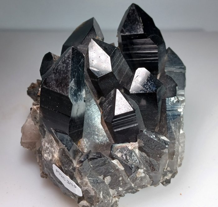Morion Quartz Crystals on matrix - 10×8×3 cm - 510 g - Catawiki