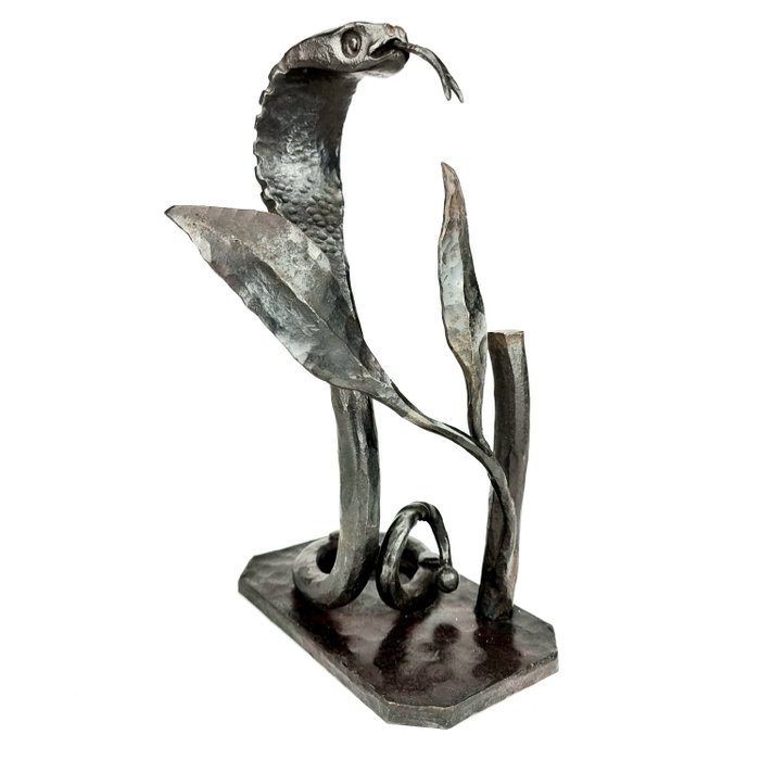 Außergewöhnliche eisengeschmiedete Skulptur mit Darstellung einer Kobra, ca. 1930 - Eisen (geschmiedet) - Erste Hälfte des 20. Jahrhunderts