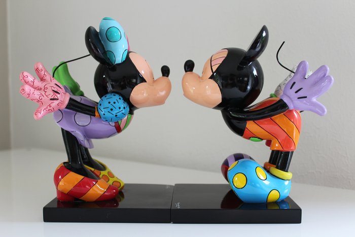 Disney - Showcase - Britto Romero 4045412 - Mickey Mouse and Minnie Mouse Kissing - Ltd. 909/3000 (2014)