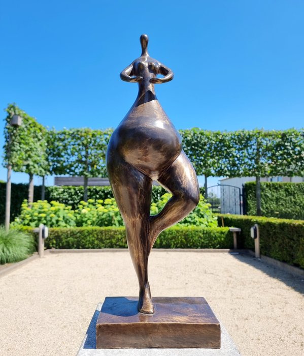 雕刻, A large bronze woman - 58 cm - 青銅色