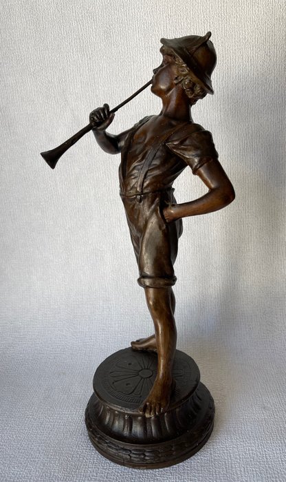 Sculpture, 精美的雕像“Enfant avec flûte” - 粗锌 - Late 19th century