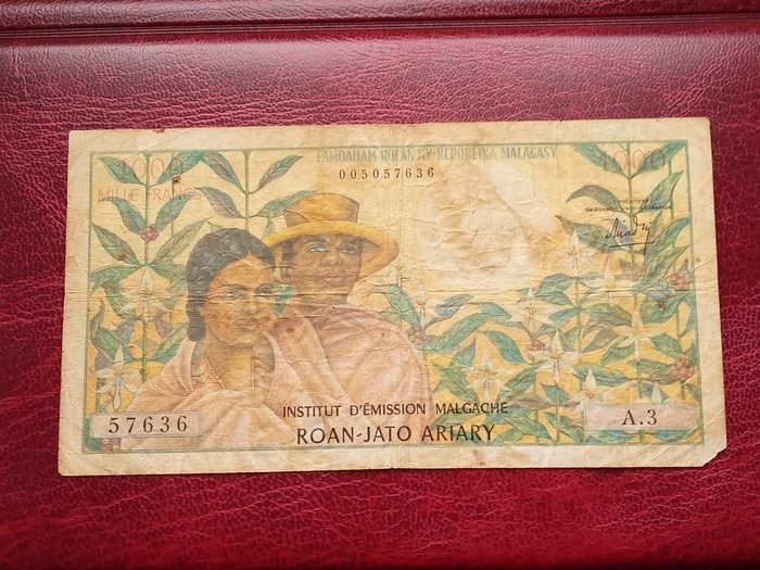Madagascar - 1000 Francs ND (1961 - old date 1952) - Pick 54