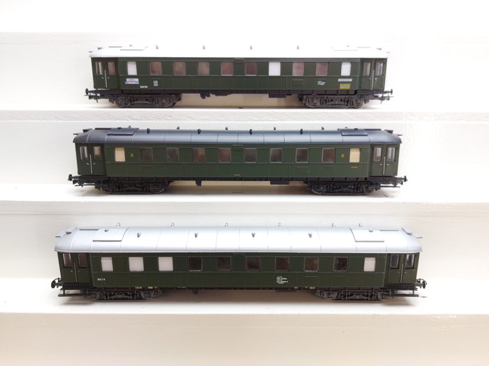 Liliput H0 - 28590/28593/28594 - Passenger carriage - 3 service cars, excluding Belgium - NMBS