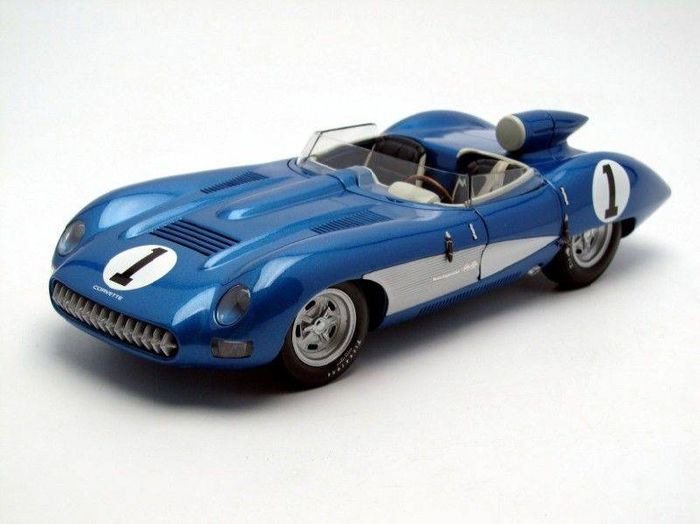 Autoart - 1:18 - Chevrolet Corvette SS 1957 - Couleur bleue