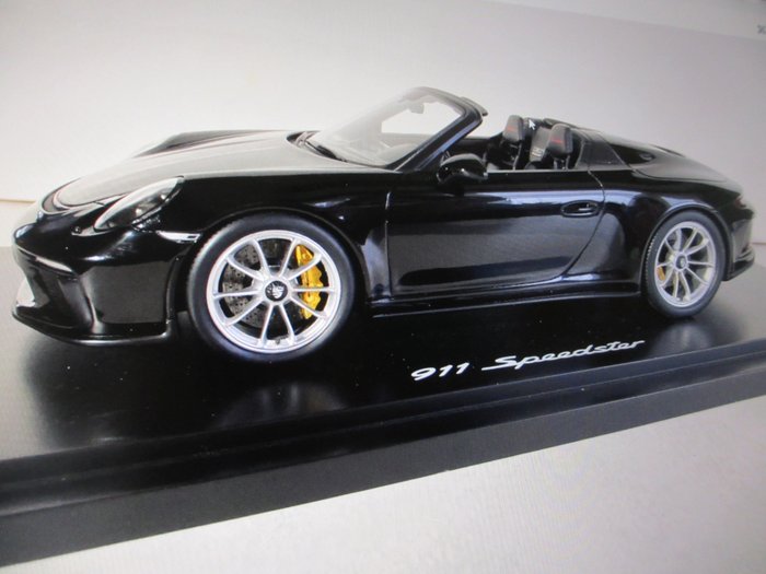 Spark - 1:18 - Porsche 911 Speedster - in Exklusiver Vitrine