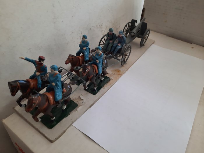 Onbekend - Figuur/beeld Cavalerie met 4 paarden met ruiters en rijtuig met 2 soldaten en kanon - Frankrijk