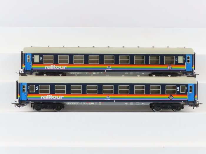 Märklin H0 - 4118 - Passenger carriage - 2x 4-axle ''Railtour'' Carriages in rainbow color scheme - SNCB NMBS