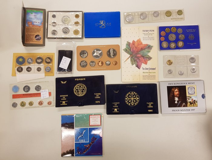 Monde. Collectie diverse muntsets 1957/1997 (15 items)