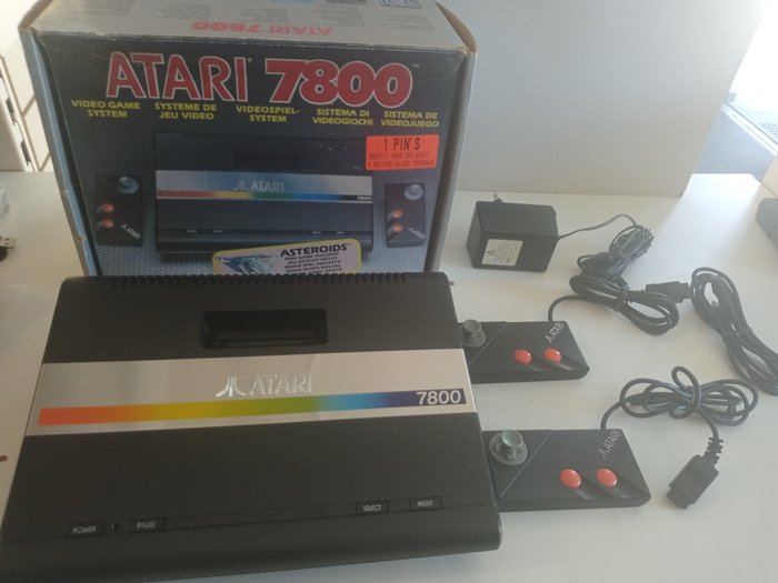 1 Atari 7800 console boxed built in game Asteroids - Console - Dans la boîte d'origine