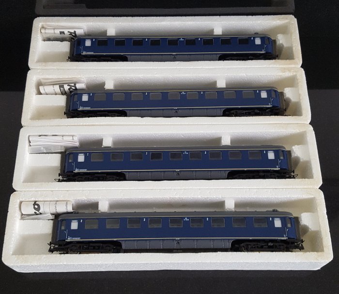Roco H0 - 44296 - Transport de passagers - 4 voitures Plan D identiques d'époque III - NS