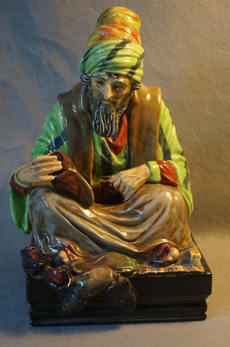 Royal Doulton - " The Cobbler Chu Chin Chow " figurine - Ceramic Decorative Objects Ceramics for sale  