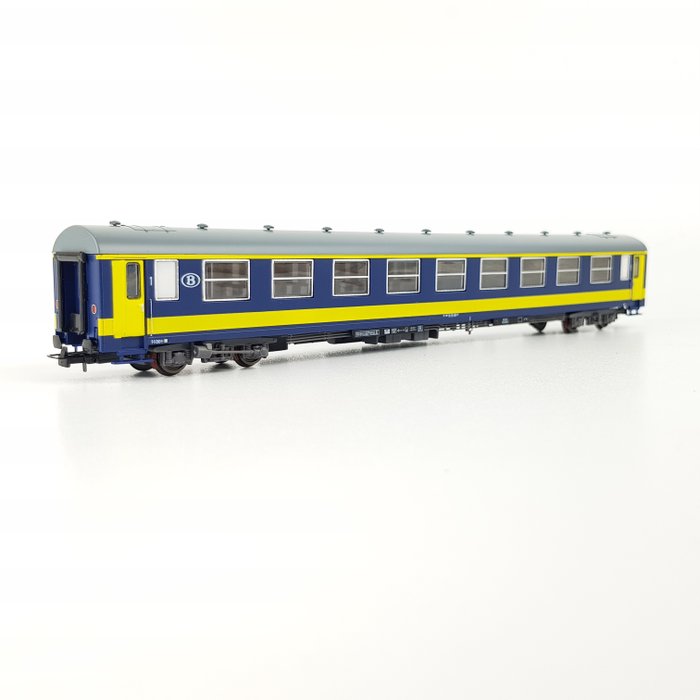 Heris H0 - 12222 - Passenger carriage - Passenger carriage I4/I5 '402-5 - Benelux' - SNCB NMBS