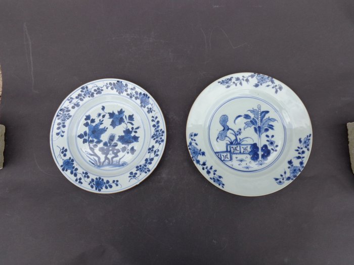 Lastre (2) - Blu e bianco - Porcellana - Fiori - Qianlong periode 1736-1795 - Cina - XVIII secolo