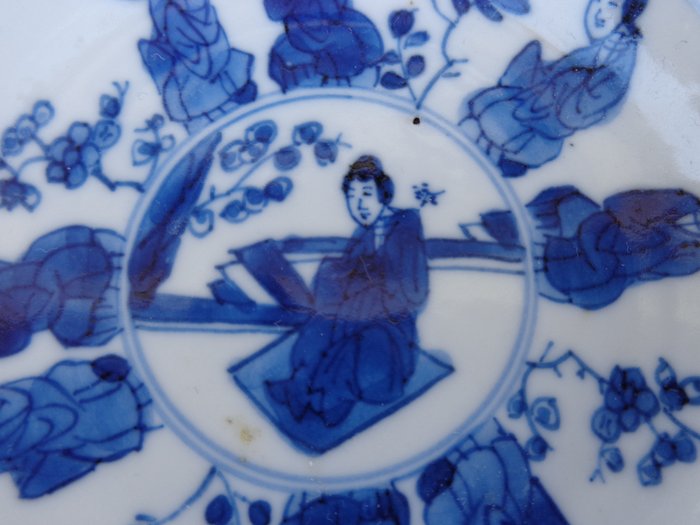 tazza e piattino (1) - Blu e bianco - Porcellana - Signora - Kangxi periode  1662--1722 - Cina - XVIII secolo