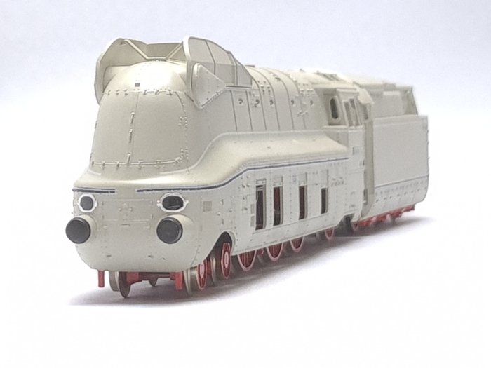 Fleischmann H0 - 4872 - Dampflokomotive mit Tender - Streamline BR 03 1001 - DRG