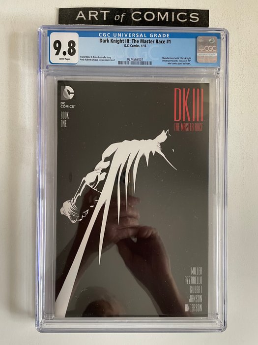 Dark Knight III The Master Race #1 - With Dark Knight Universe Presents: The Atom #1 Mini Comic Inside As Published - As Published - CGC Graded 9.8 - Extremely High Grade! - White Pages!! - Softcover - Eerste druk - (2016)
