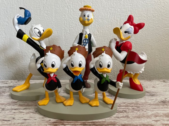 Disney - 4 Statuettes - Famille Duck + Géo Trouvetou