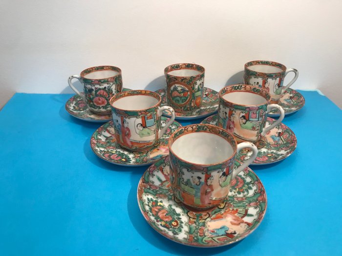 Tazzine da caffè con piatti (12) - Canton, Famille rose - Porcellana - Cina - XIX secolo