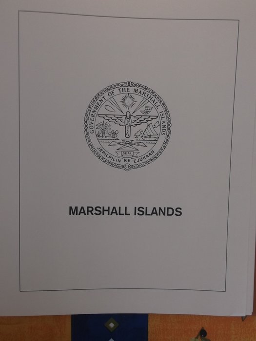 Marshall Islands 1984/2000 - 3 Lindner Falzlos Albums many complete year volumes
