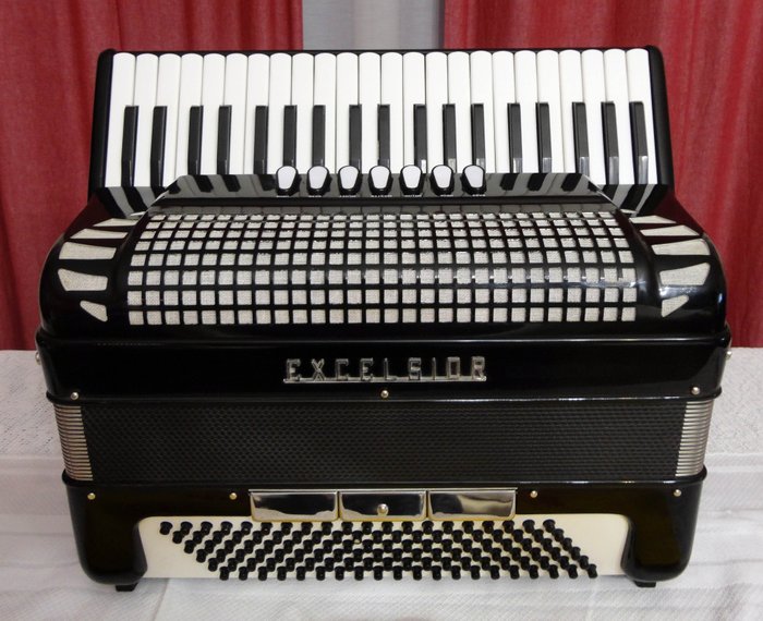 Excelsior - Mod 312 - 120 Bassi - Piano accordeon - Italië