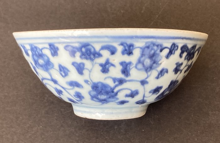 Ciotola - Blu e bianco - Porcellana - a late ming bowl - Cina - Dinastia Ming (1368-1644)