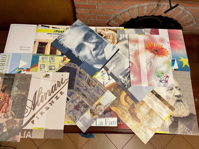 Italiaanse Republiek 2003 - Lot of 20 philatelic folders 2003