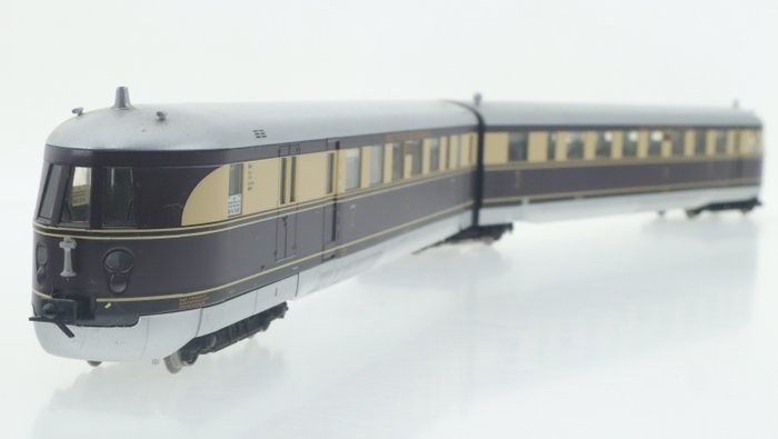 Märklin H0 - 37770 - Train unit - SVT 137 "Fliegender Hamburger" with full sound - DRG