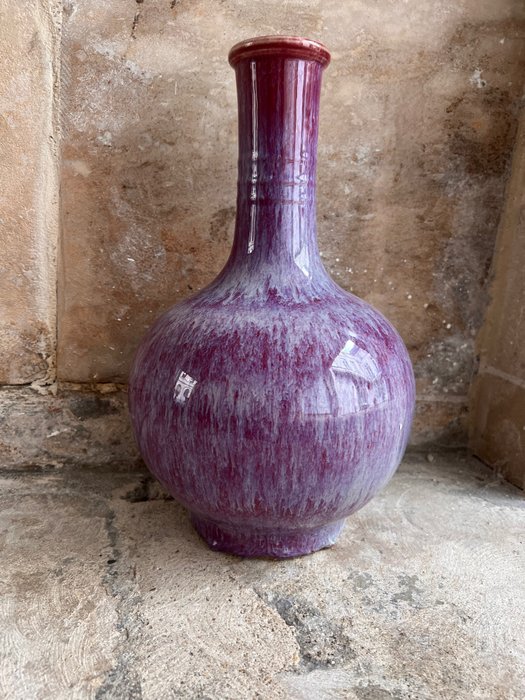 Vaso bottiglia (1) - Monocromo - Porcellana - Cina - Fine XIX - inizio XX secolo