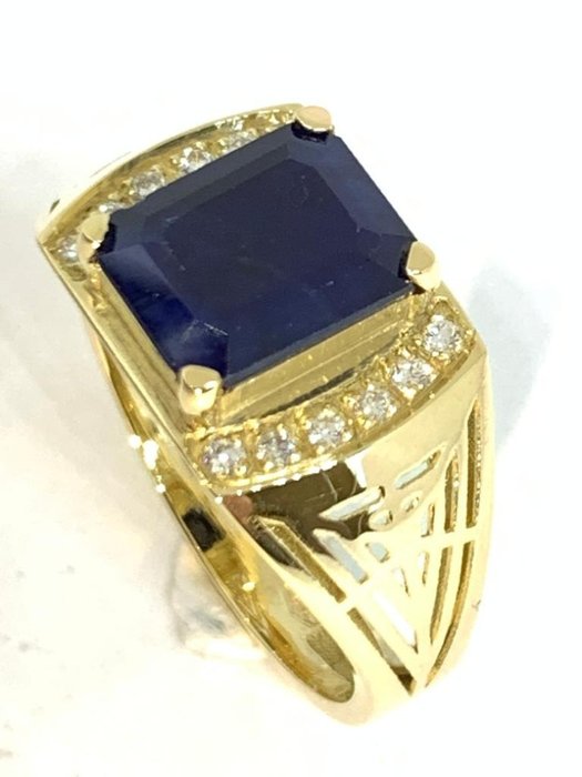 Preview of the first image of 18 kt. Yellow gold - Ring - 3.60 ct Sapphire - Diamonds.