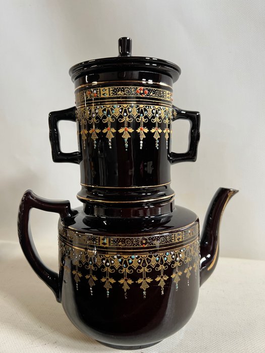 G&S Gibson Burslem, - Teapot, - English black victoria earthenware tea service (2) - Victorian for sale  