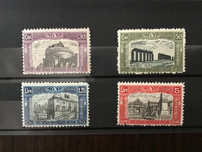 Koninkrijk Italië 1926/1935 - Sets of the Kingdom MNH and MH