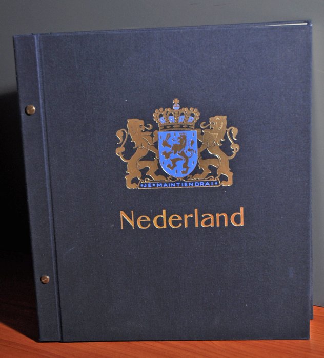 Nederland 1864/1993 - Verzameling in een DAVO album