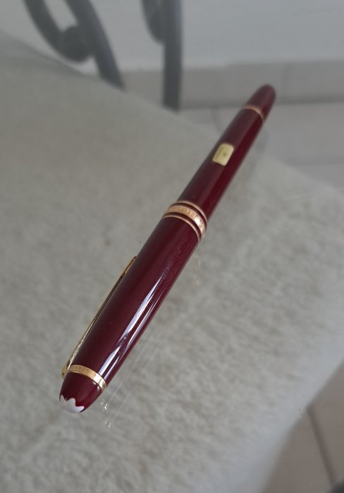Montblanc - 144 - Meisterstuck Classique burgundy red - Füllfederhalter Luxus Accessoires gebraucht kaufen  