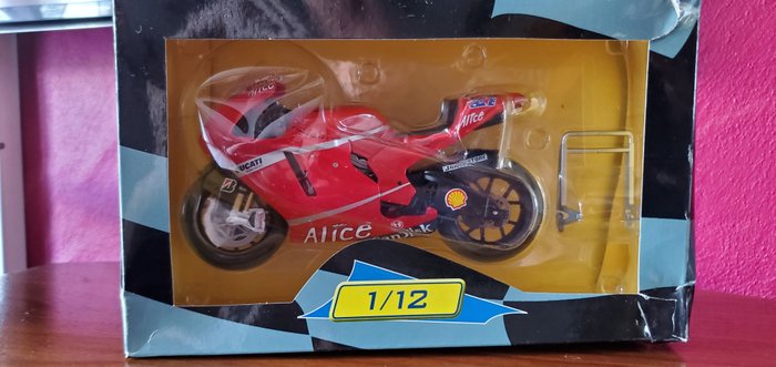 IXO - 1:12 - Ducati Desmosedici GP7 - Casey Stoner 2007