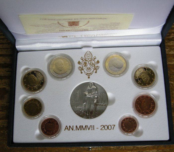 Vatican. Jaarset 2007 - Proof in cassette met zilveren medaille