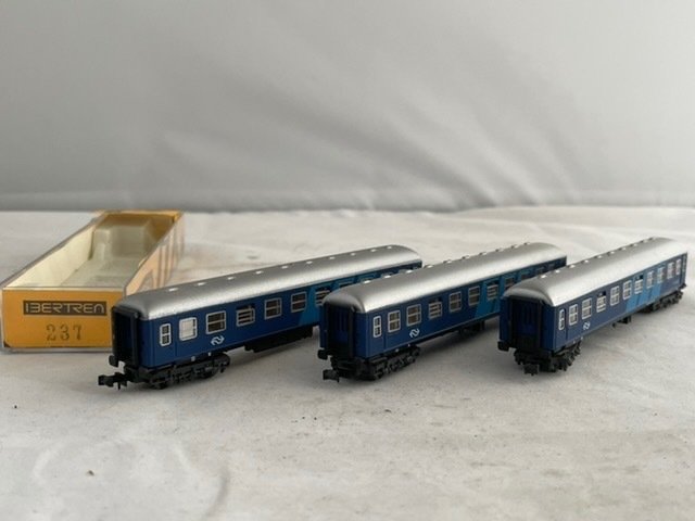 Ibertren N - 3 x 237 - Passenger carriage set - set of 3 NS Plan E carriages with advertising tracks - (7910) - NS
