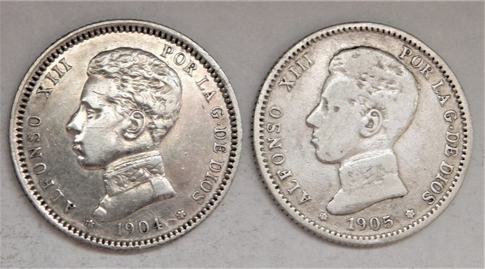 Spain. Alfonso XIII (1886-1931). 1 Peseta 1904 *19-04 SMV. vte. cero partido + 1905 *19-05 SMV( Muy escasas) - Lote de 2 monedas