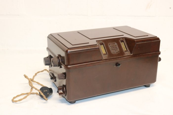 Philips - Oude radio in bakelieten kast. Type 2531. - Radio