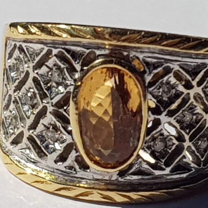 Preview of the first image of 18 kt. White gold, Yellow gold - Ring Topaz - Diamonds.