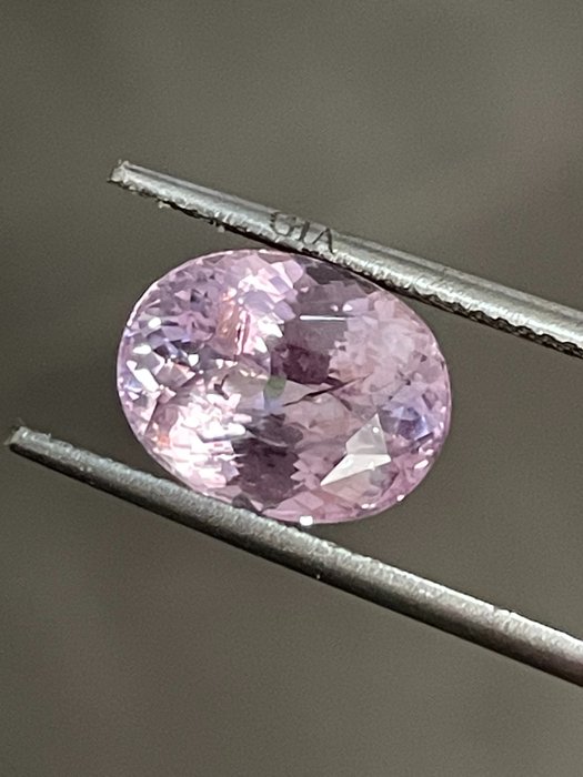 1 pcs 粉色, 紫色 蓝宝石 - 4.82 ct