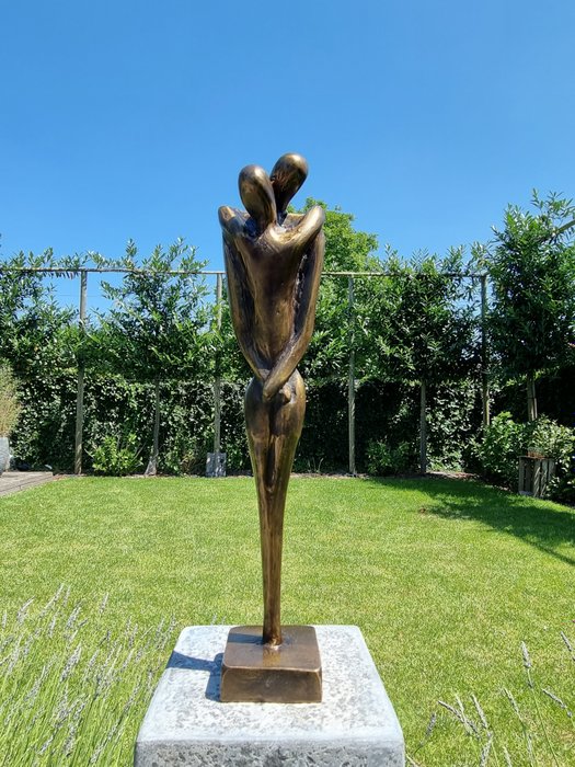 Statuette, omhelzend koppel - 36 cm - Bronze