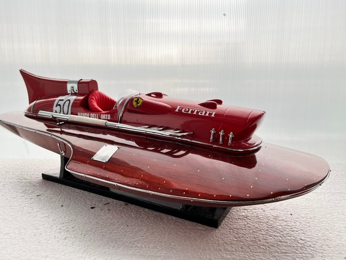 Ferrari Arno IX clouté maquette de luxe 55 cm 1:14 - Model boat