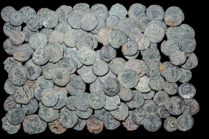 Roman Empire. Lote de 130 monedas,  acuñadas entre los siglos I - IV d.C.