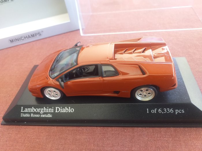 MiniChamps - 1:43 - Lamborghini Diablo de 1994 Rosso Metallic - Edition limited to 6336 pieces